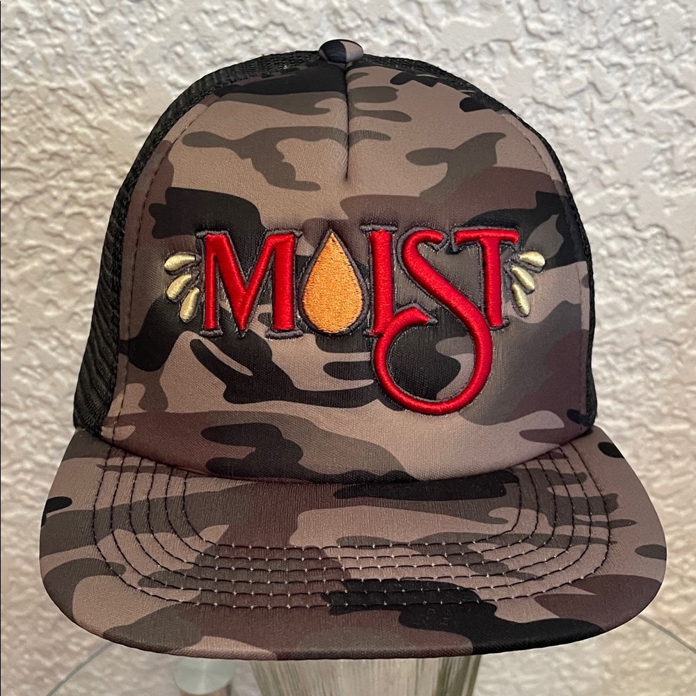 ⭐️NWOT SWAMPCORE MOIST Camouflage Snap-Back Grunge Trucker Hat Embroidered Logo